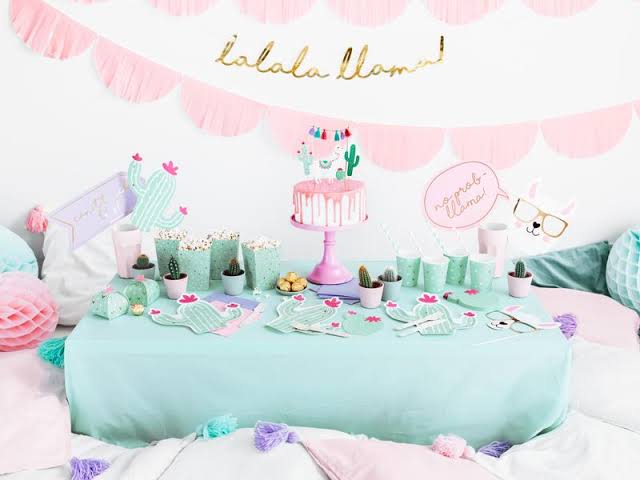 Lalala Llama Gold Paper Garland