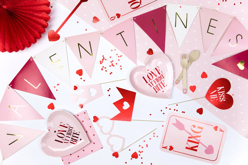 Valentines Love at First Bite Heart Paper Plates - Pack of 6